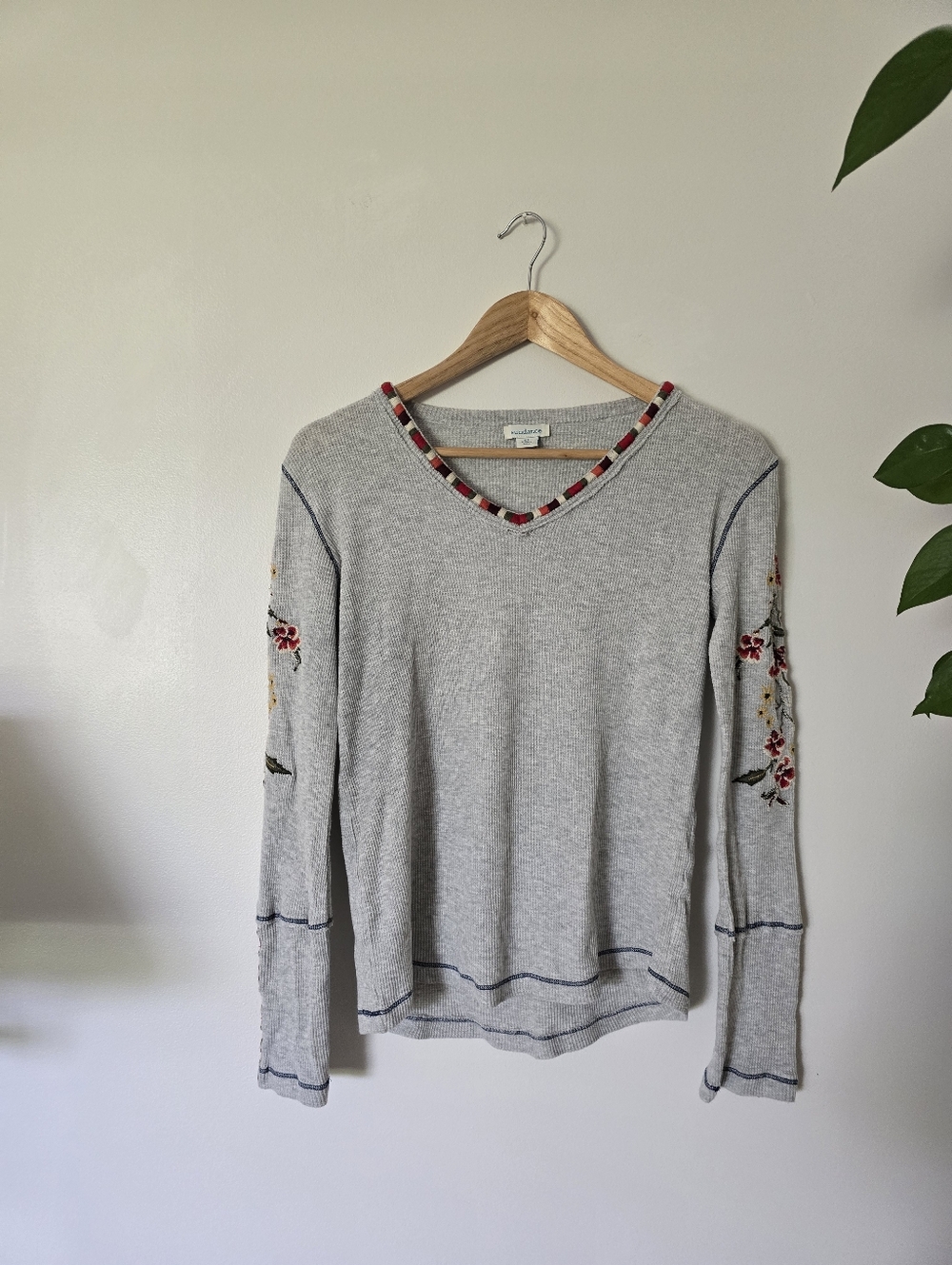 Sundance XS gray Floral Embroidered Thermal Long Sleeve Top